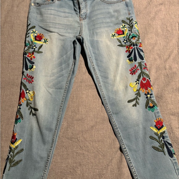 Sandpiper Denim - Cool embroidery women’s jeans